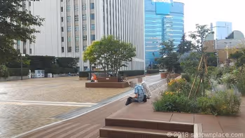 池袋サンシャイン屋上庭園の休憩場所