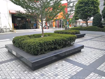 大宮センタービルのベンチ