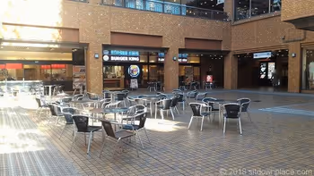 御茶ノ水サンクガーデン広場