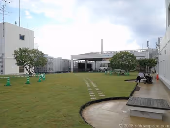 ルミネ北千住屋上広場の全景