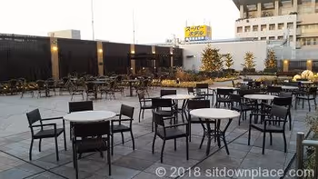 千葉ペリエえきうえ広場