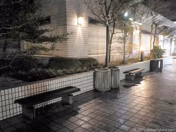 千葉駅センシティータワー4F屋外テラスベンチ