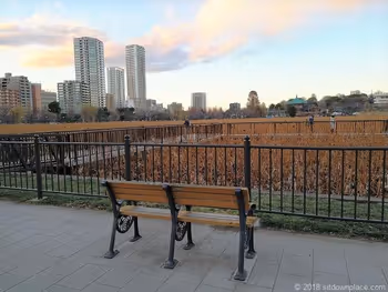 不忍池の池周辺の休憩所