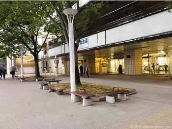 新潟プラーカ1前の休憩場所