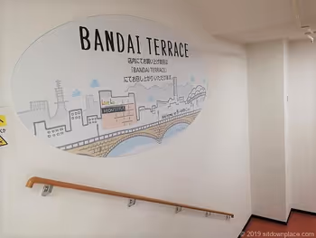 ラブラ2B1Fイオンスタイル万代テラス休憩場所入口