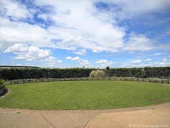 ソラマチ8Fドームガーデンの休憩場所