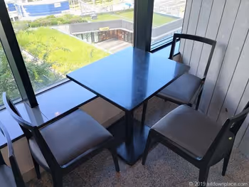 ソラマチ5F11番地のテーブル席