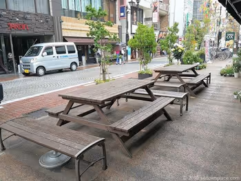 小田原駅東口Odakyu ox前の休憩場所
