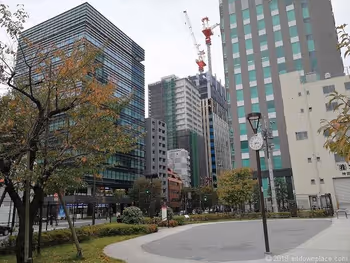 秋葉原練塀公園の富士ソフトビル方面の景観