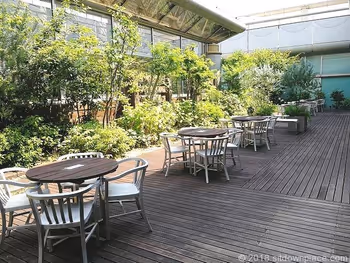 立川高島屋9F庭園テラスの座れる休憩場所