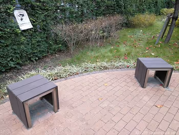 秋葉原練塀公園的長椅