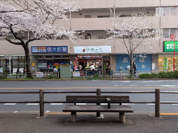 【武蔵境駅】境南通り 武蔵境駅南口交差点付近