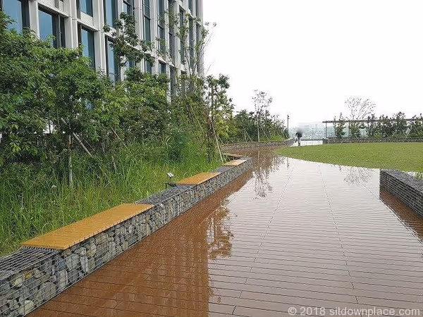Photo of Futakotamagawa Station | Rise Roof Garden 5F: Rest Spot at the Meadow Plaza & Open-Air Deck 2