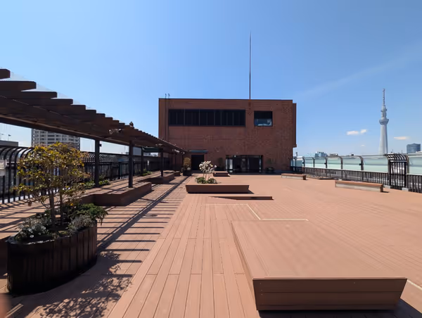 そらいどひろば デッキ広場の写真1