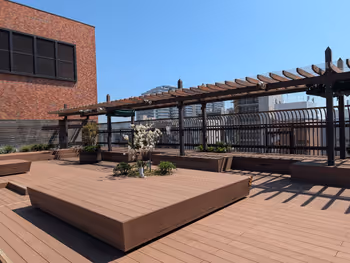 そらいどひろば デッキ広場の写真3