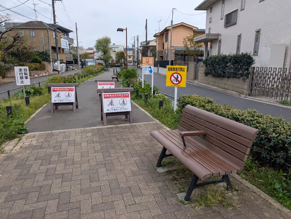 烏山川緑道 城山通り付近の写真1