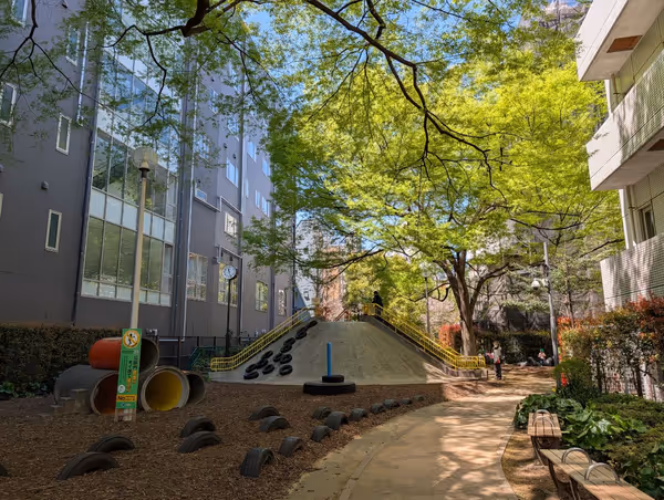 あかつき公園冒険広場の写真1