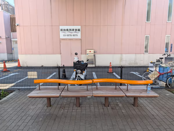 築地魚河岸 海幸橋棟前の写真1