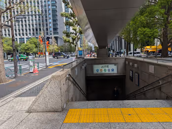 大手町駅A5出入口付近の写真6