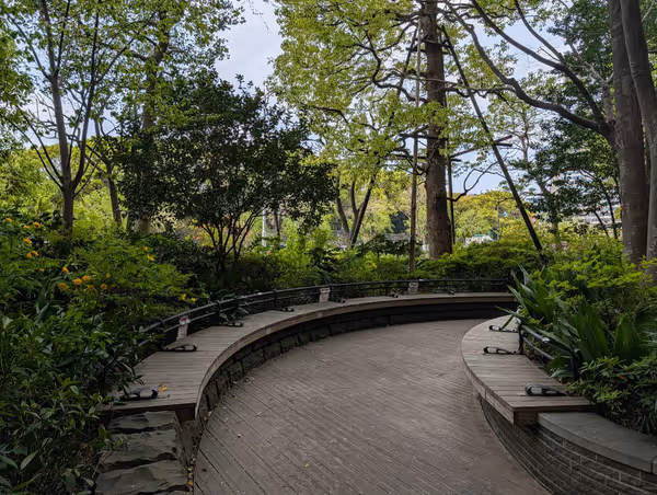 ホトリア広場の写真5