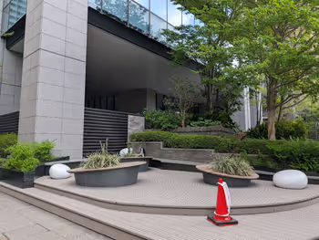 パークビルディング 内堀通り側の写真1