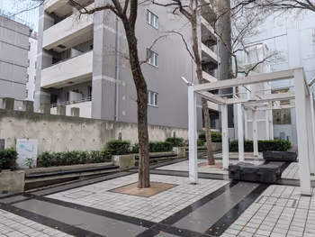 渋谷金王タワー公開空地の写真1