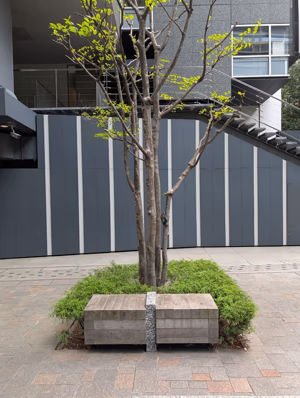 東京サンケイビル E1出口側 公開空地の写真4