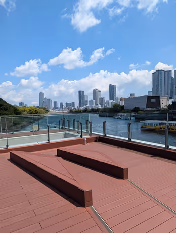 ウォーターズ竹芝 シアター棟 デッキの写真1