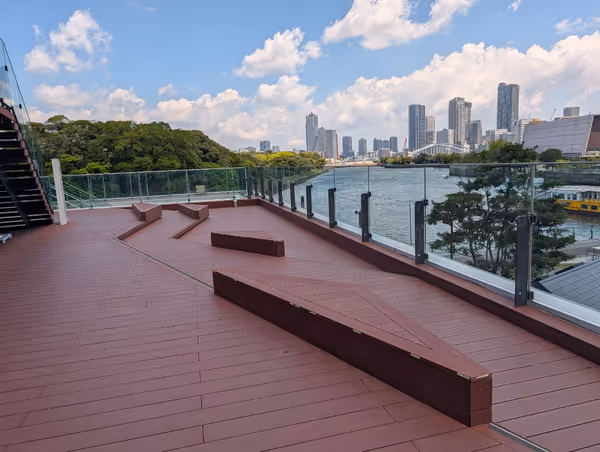 ウォーターズ竹芝 シアター棟 デッキの写真2