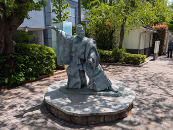 浜町川緑道 弁慶像側の写真3