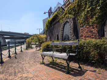 隅田川テラス 浜町河岸通り沿いの写真1