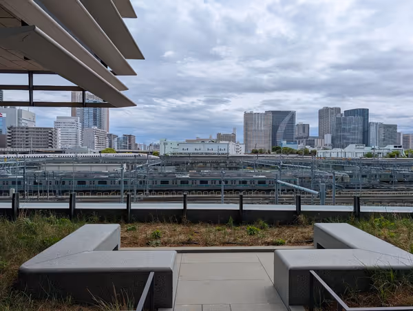 THE LINKPILLAR 2 デッキ 電車側の写真1