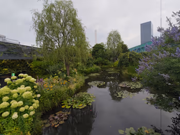 Bench in Ikebukuro Seibu Food and Green Sky Garden 2