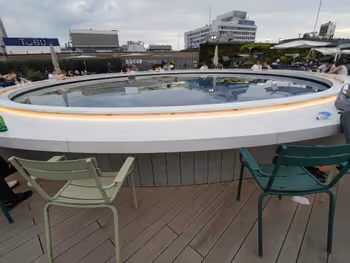 Bench in Ikebukuro Seibu Food and Green Sky Garden 7