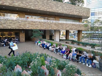 선샤인 스페인 계단 2F 스타벅스 근처 벤치