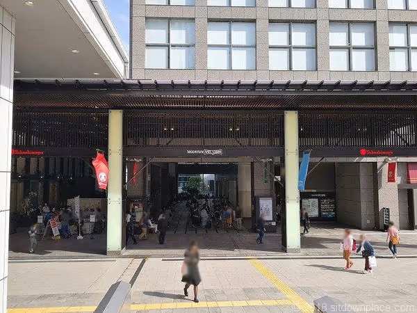 Photo de 高島屋2F JR側出入口周辺 2