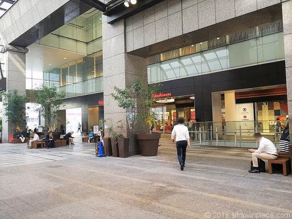 Photo de 高島屋2F JR側出入口周辺 4