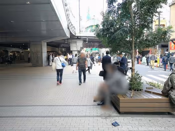 신주쿠 다카시마야・ZARA 앞 거리의 경관