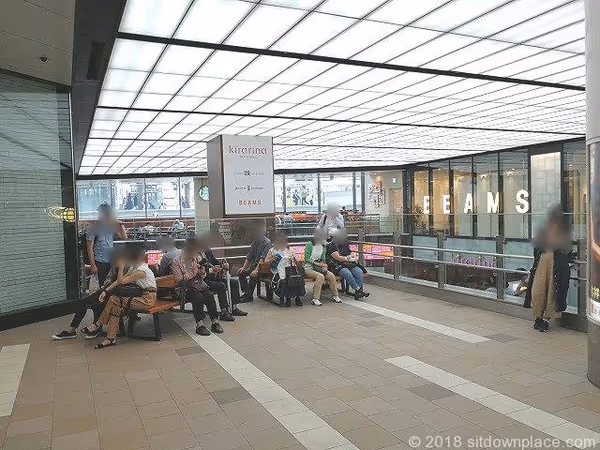 【吉祥寺駅】井の頭線改札出口付近の休憩場所