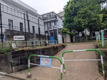 十二社児童遊園の写真2