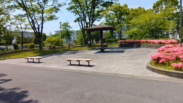 永山団地4-4東屋。団地のスーパーのすぐ後ろ。の写真2