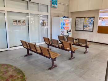 笠岡駅改札口付近の写真2