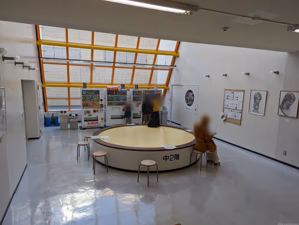 【中野駅】なかのZERO 西館 中2階の休憩場所