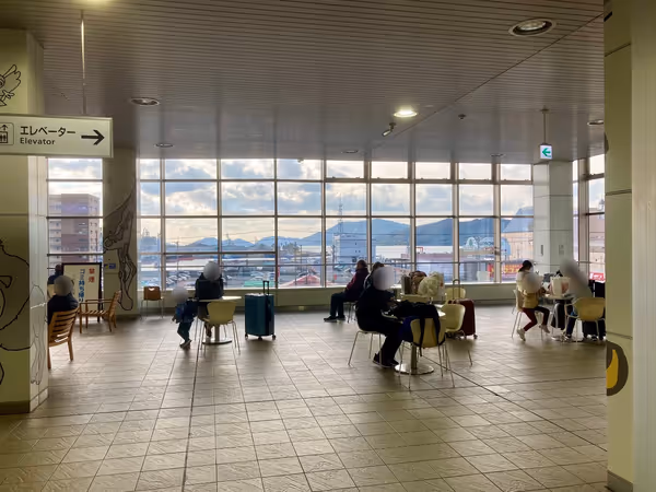 徳山駅 みなと口側待合スペースの写真2