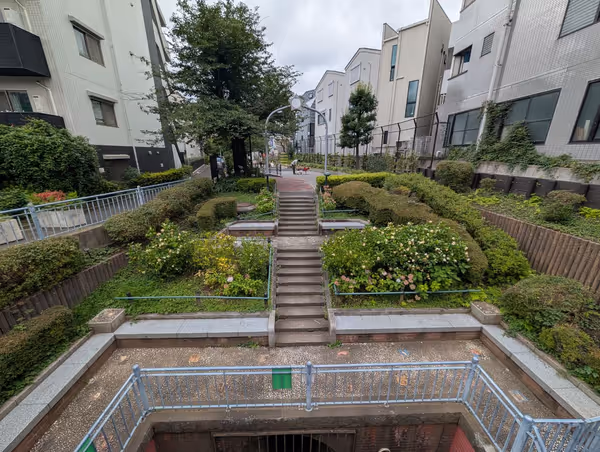 ゆずり橋 親水テラスの写真2