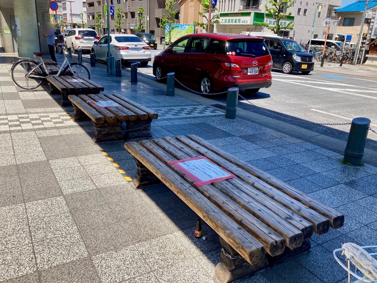 長岡京駅西口側 歩道橋下付近の写真1