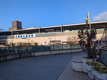 東口ペデストリアンデッキの写真5