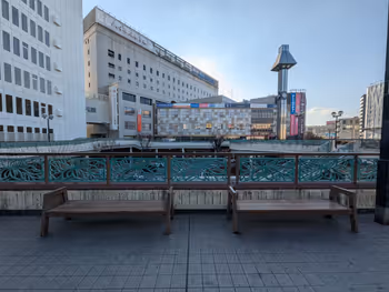 東口ペデストリアンデッキの写真4