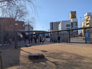 西口駅前広場の写真4
