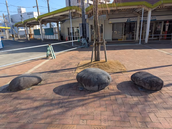 西口駅前広場の写真3